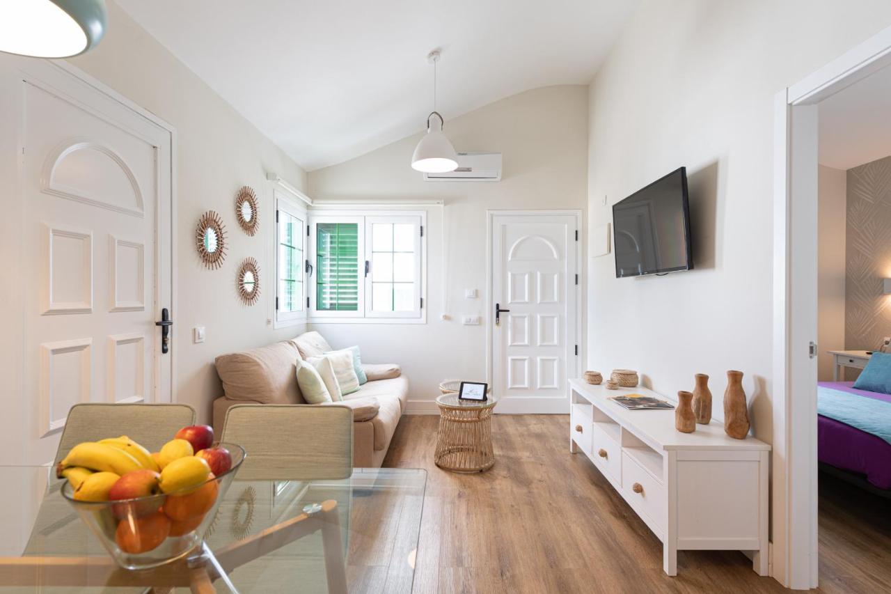 Homeforguest Modern And New Beachfront Apartment La Oliva Kültér fotó