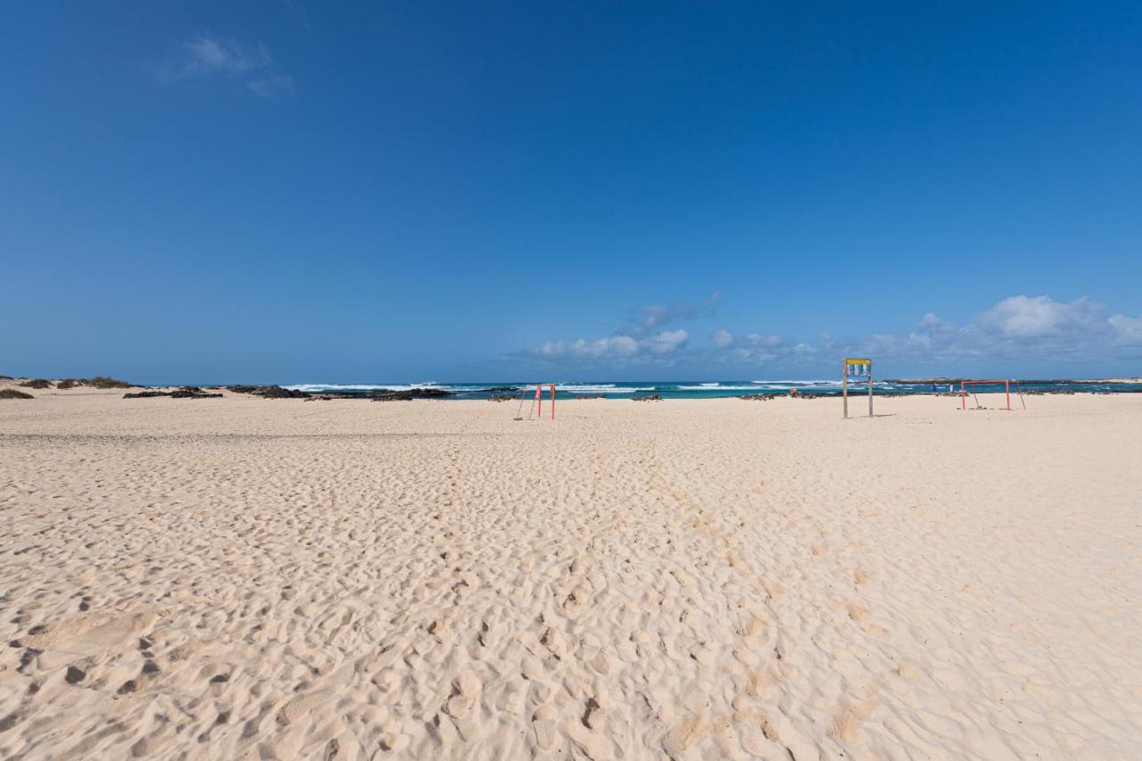 Homeforguest Modern And New Beachfront Apartment La Oliva Kültér fotó